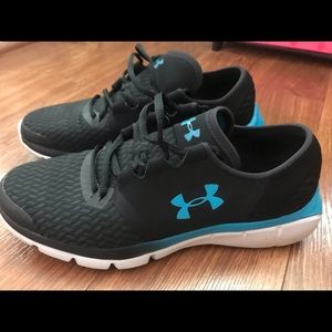 UNDER ARMOUR SNEAKERS
